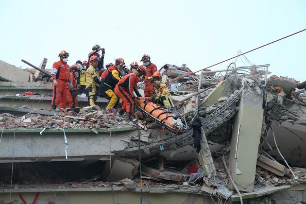FOCUS | Chinese rescuers save 3 lives within 2 hours despite aftershocks