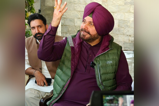 "Never said it, don't spread fake news": Navjot Singh Sidhu clarifies viral post