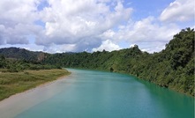 Rio fica azul na Malásia