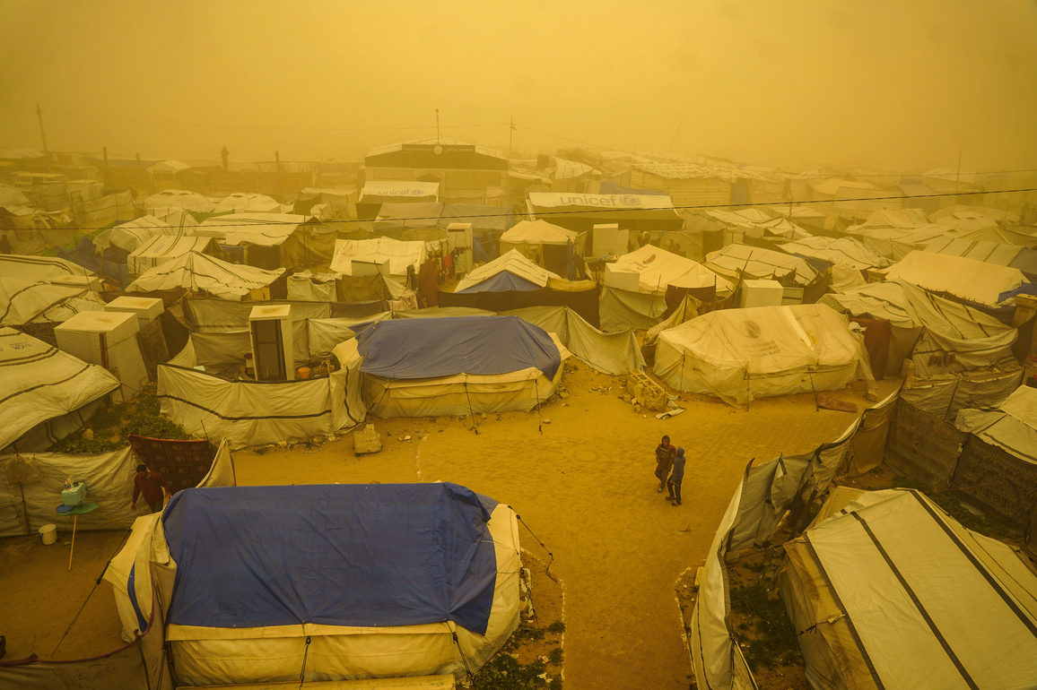MIDEAST-GAZA CITY-SANDSTORM