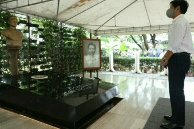 Bongbong Marcos visits father's tomb at Libingan ng mga Bayani