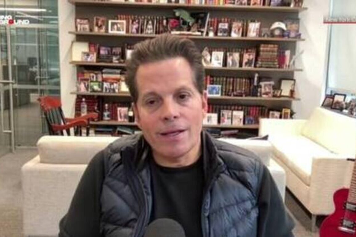 Scaramucci slams Trump's war council of one (VIDEO)