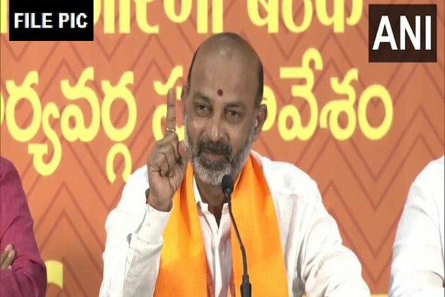 Telangana: BJP leader Bandi Sanjay appears before women's commission over derogatory remarks against BRS MLC K Kavitha
