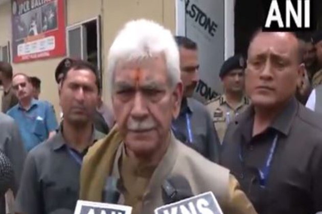 J-K LG Manoj Sinha visits Baltal base camp to review Amarnath Yatra arrangements