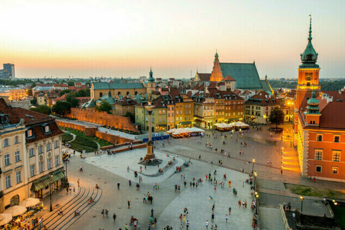 Poland advises citizens to leave Russia