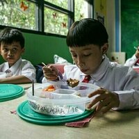 Mengurai berbagai 'klaim surga' pemerintah dalam MBG