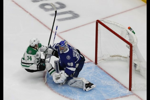 Resilient Stars aim to shock Lightning in Game 6