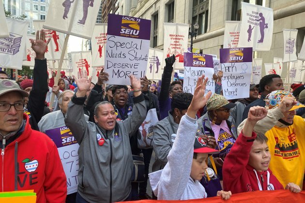 No Classes in Chicago Public Schools as Teachers Strike Looms
