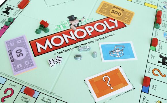 Monopoly hasbro 260617 580x358.jpg