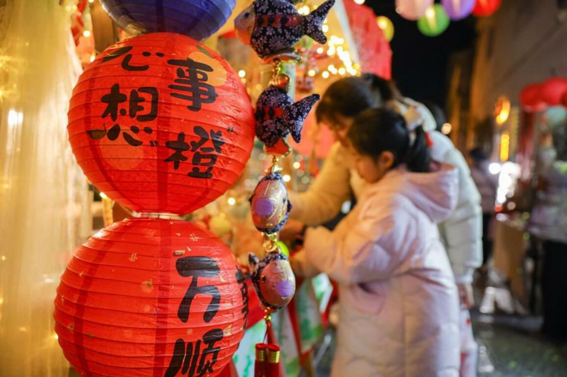 Update: China's CPI edges down in February due to holiday effects