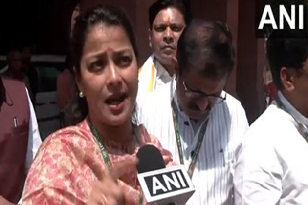 Congress MP Praniti Shinde attacks Centre, Maharashtra govt over farmers issue