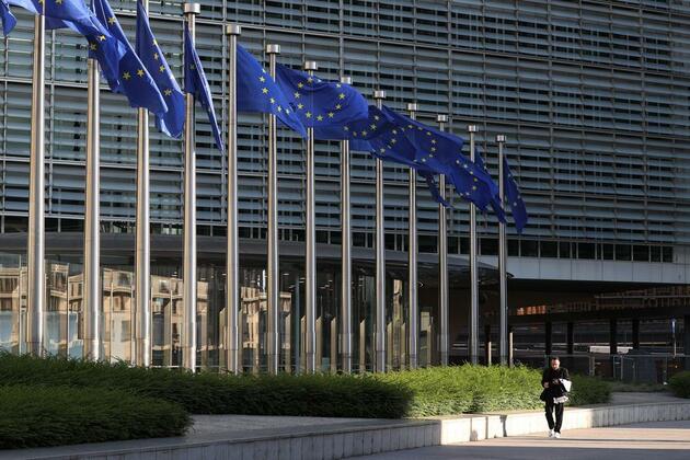 EU condemns U.S. steel tariff hike, prepares countermeasures