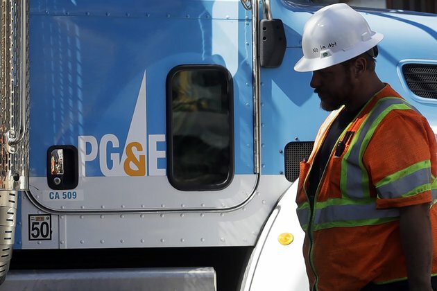 500,000 Californians May Face Power Cuts as Fire Threat Looms