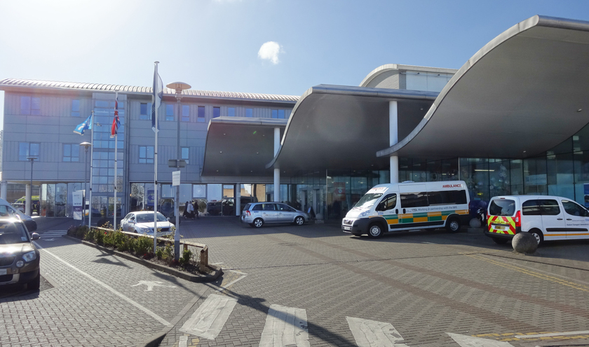 Darent Valley Hospital (c) Dartford and Gravesham NHS Trust 