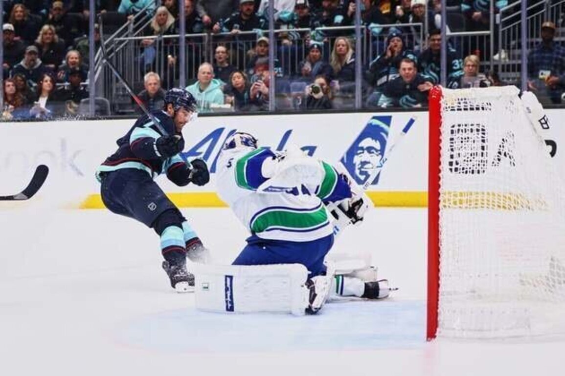 Jordan Eberle leads Kraken past woeful Canucks