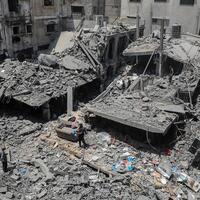 20 Palestinians, including 5 journalists, killed in Israeli attack on hospital in S. Gaza