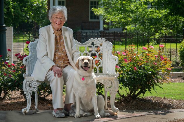 Gov. Kay Ivey introduces new &quot;First Dog&quot; of Alabama - WAKA 8