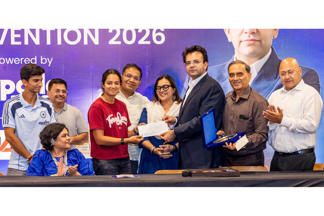 DDCA felicitates India's WC winning stars Pratika Rawal, Udhav Mohan at SJFI National Convention