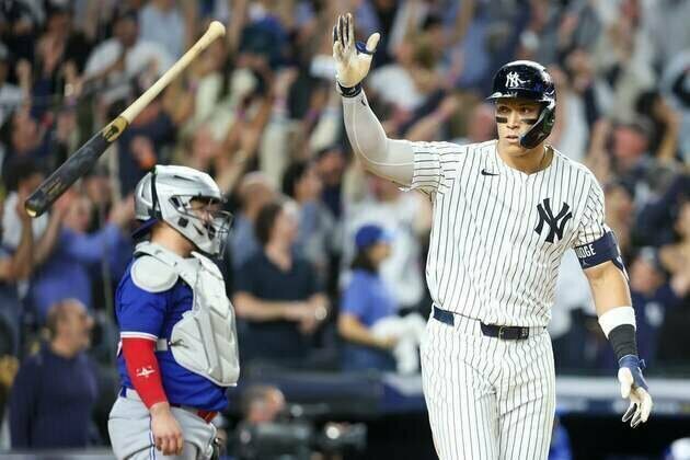 Yankees wipe out Jays' 5-run lead, stay alive in ALDS