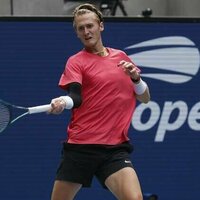 Sebastian Korda retires from first-round match vs. Cameron Norrie