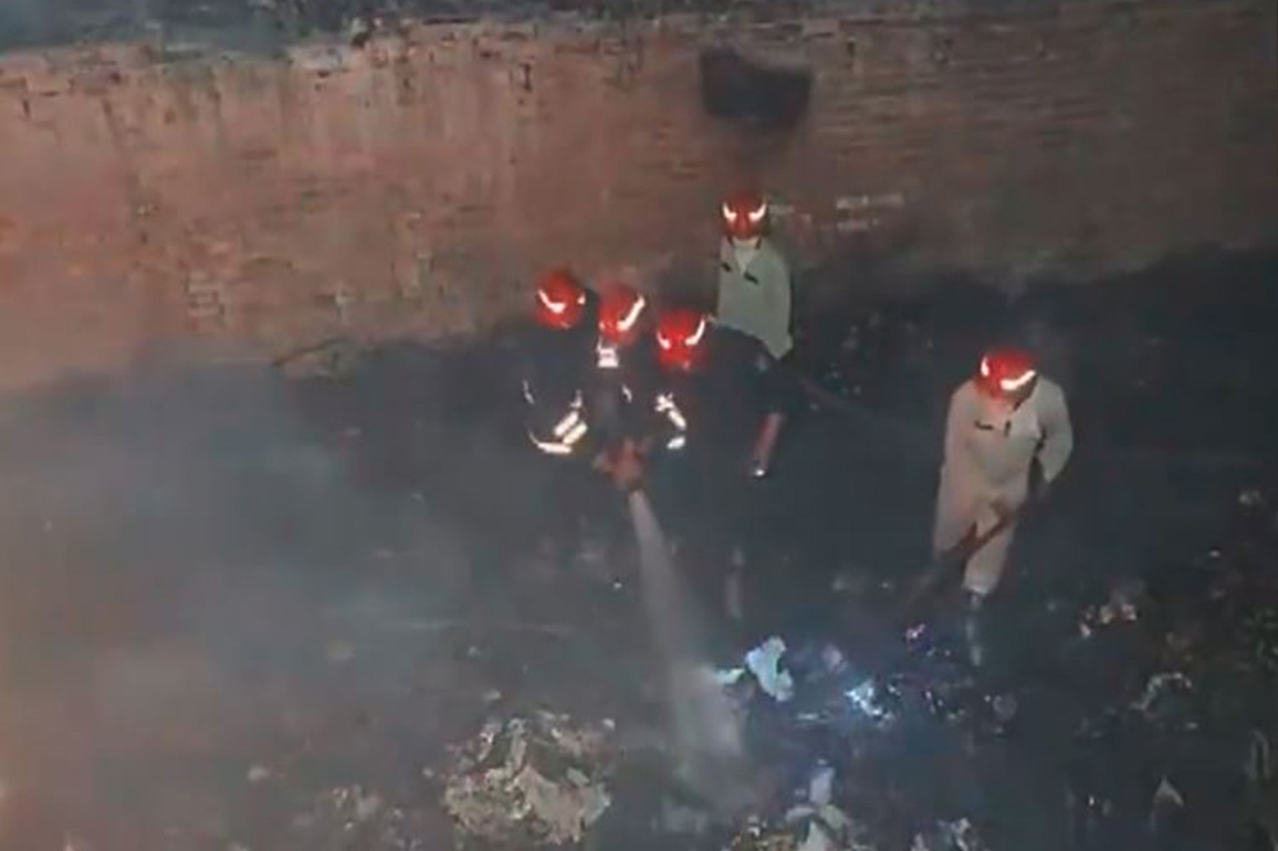 Delhi: Toddler among 3 killed as fire engulfs huts in Rohini