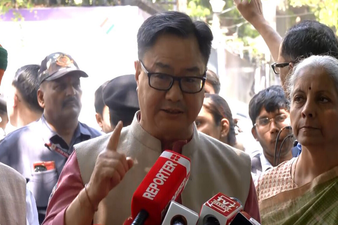 "Public will punish Congress, as PM Modi will punish terrorists": Kiren Rijiju slams Kharge's remarks on PM