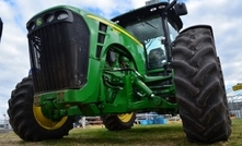 Axle extension on track for controlled traffic farming