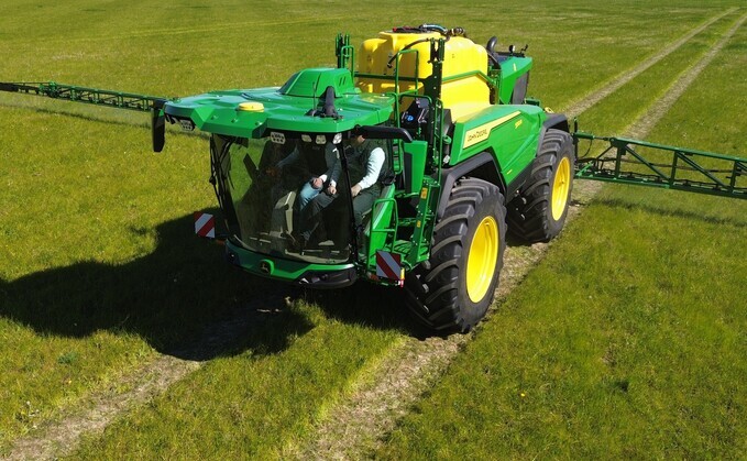 John Deere has launched the 560R, which increases maximum tank capacity from 5,000 litres to 6,000 litres.