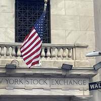 U.S. stock markets gain ground, greenback's recovers