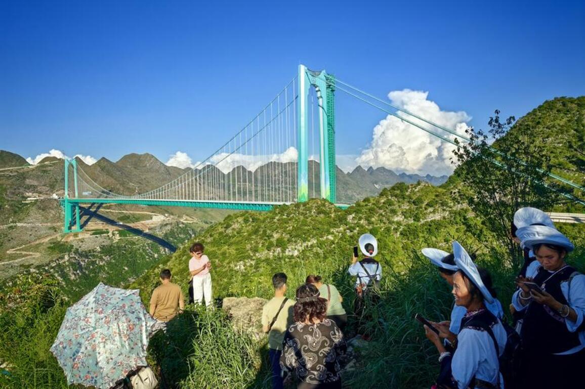 World's tallest bridge brings local tourism to new heights
