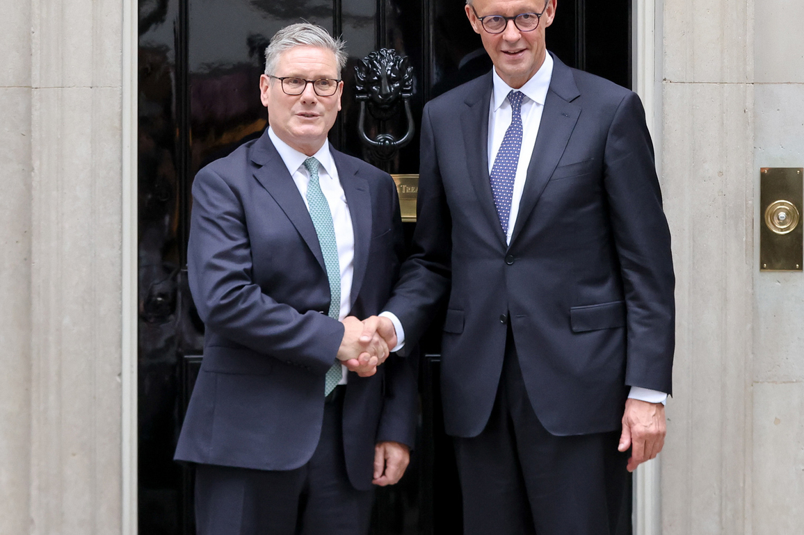 BRITAIN-LONDON-PM-GERMANY-CHANCELLOR-MEETING