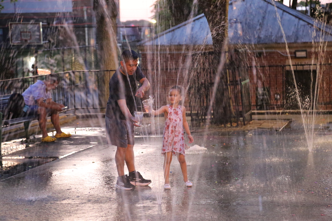 U.S.-NEW YORK-EMERGENCY-HEAT WAVE-SEVERE WEATHER