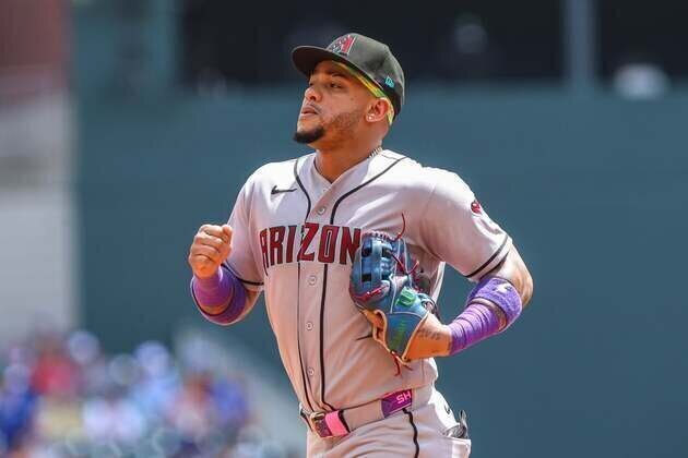 Diamondbacks 2B Ketel Marte (knee) travels to Phoenix for MRI