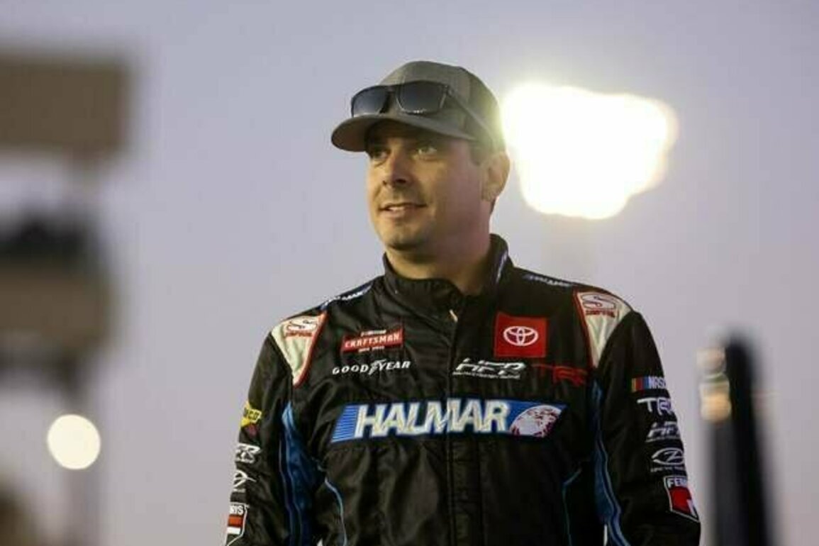 Truck Series' Stewart Friesen fractures pelvis in dirt crash