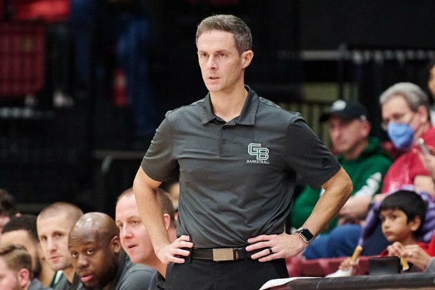 Green Bay fires Will Ryan after 15-61 record