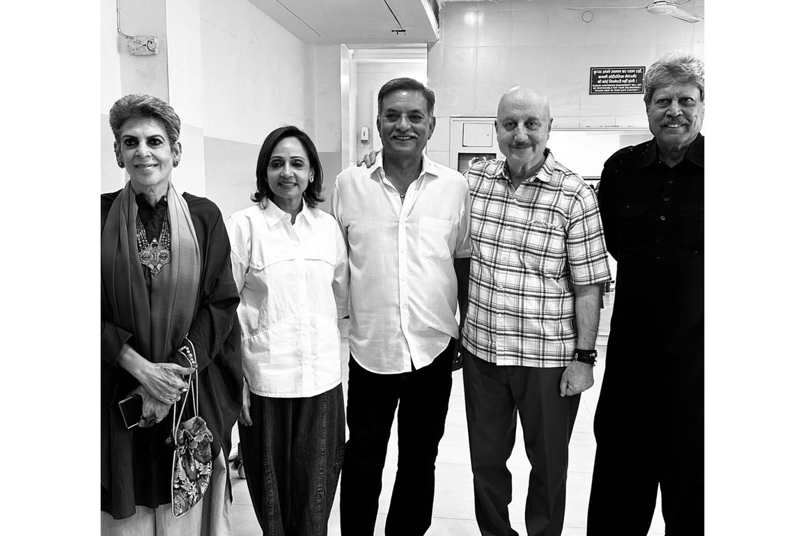 Cricket legends Kapil Dev, Madan Lal attend Anupam Kher's 'Jaane Pehchaane Anjaane' play in Delhi