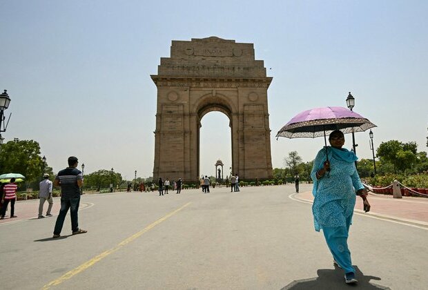 Delhi records record high temperature of nearly 50C