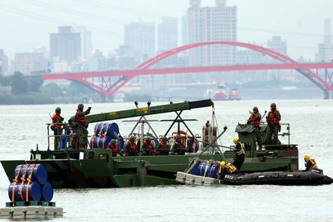 Taiwan conducts live explosive Han Kuang drills along Tamsui River to block Chinese PLA amphibious assault aimed at capital