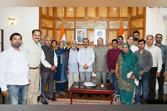 Himachal CM meets Solan delegation, assures relief, support for development