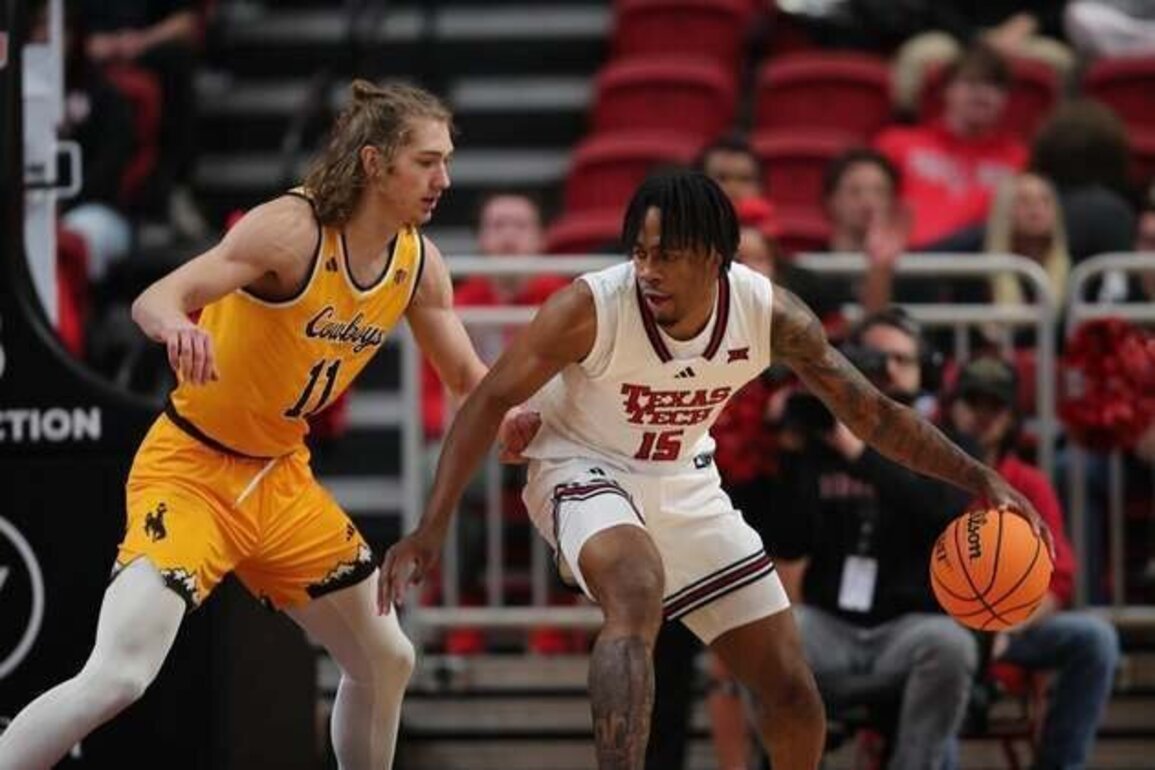 JT Toppin leads No. 20 Texas Tech past Wyoming