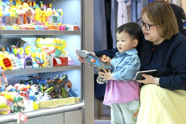 Update: China's retail sales up 5.1 pct in April
