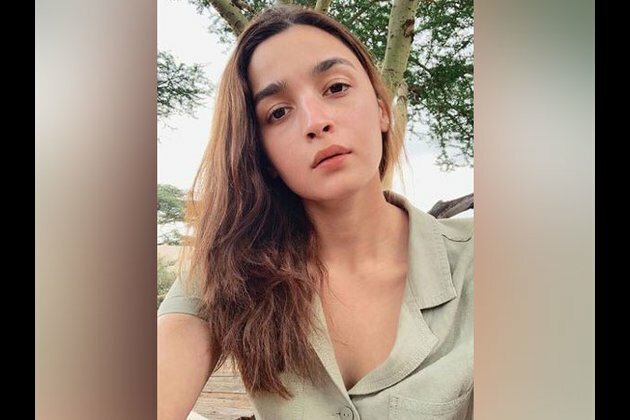 Alia Bhatt shares glimpse of 'Takht' session