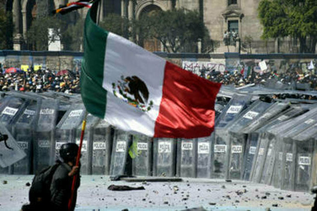 Clashes break out during 'Gen Z' protest in Mexico City (VIDEOS)
