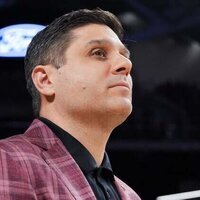 Charlotte hires former Cincinnati coach Wes Miller