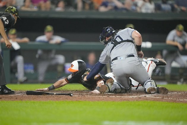 Orioles rally three times, finally prevail over Rays in 13