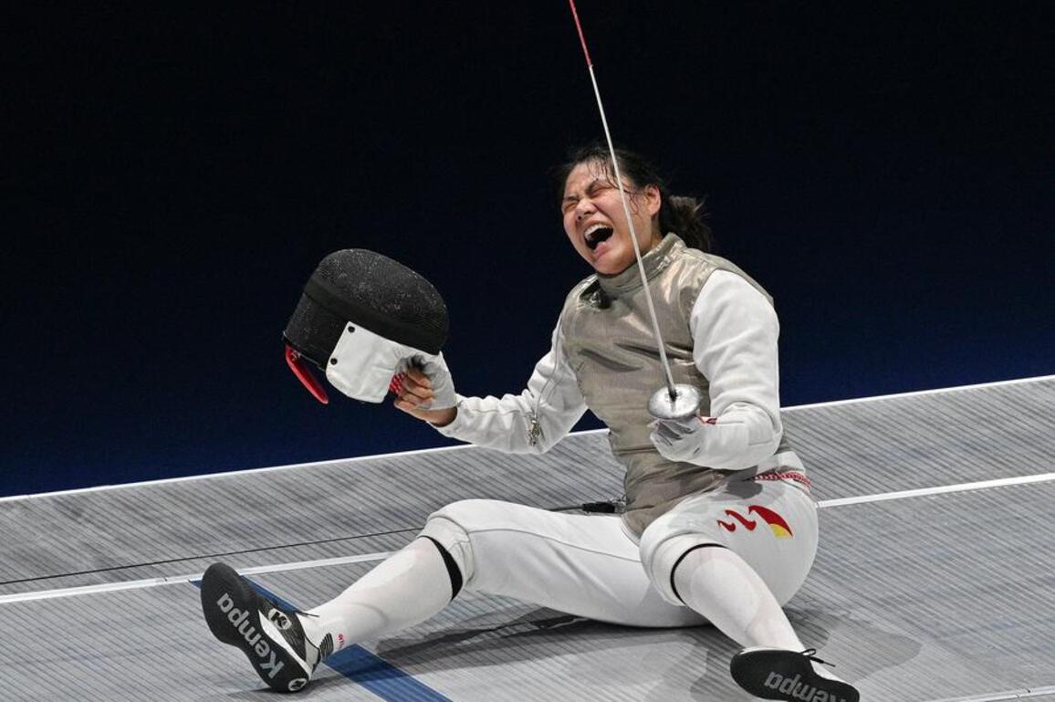 Fujian's Huang claims her first individual foil title at China's National Games
