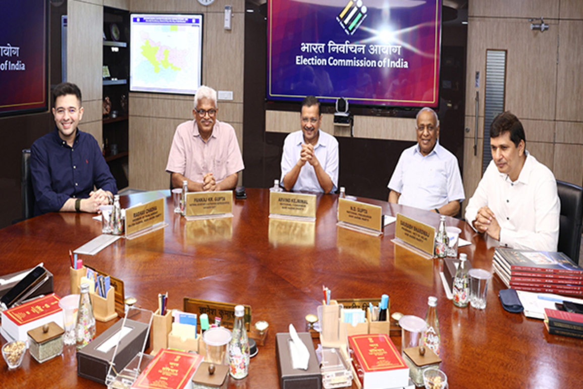 Election Commission meets AAP national convener Arvind Kejriwal, party leaders in Delhi
