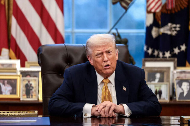 Trump signs executive order threatening tariffs on nations supplying oil to Cuba