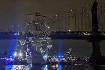US: 2 dead, 19 injured after Mexican Navy training ship crashes into Brooklyn Bridge