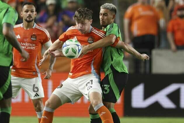 Dynamo extend M Jack McGlynn through 2028
